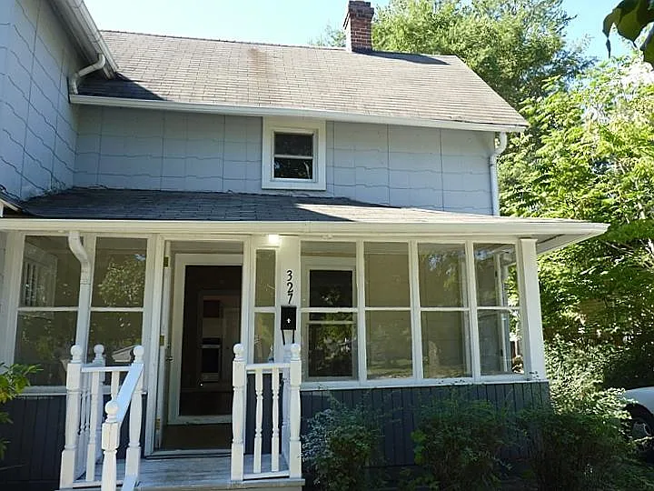 327 N Church St — Photo 2