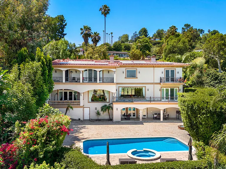 18047 Karen Dr — Photo 42