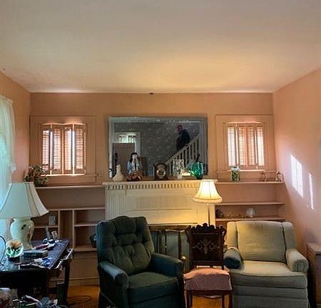 5th image of 133 E Burrell St
