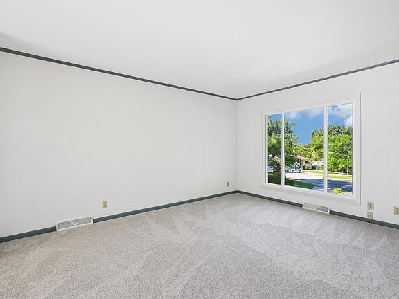 5th image of 805 Pawnee Dr NW