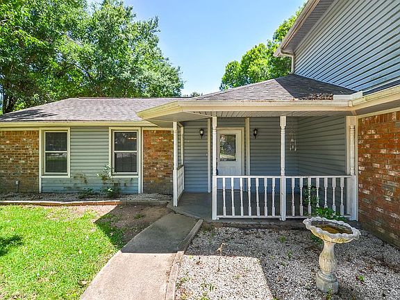 3rd image of 18819 W Bluebird Ln