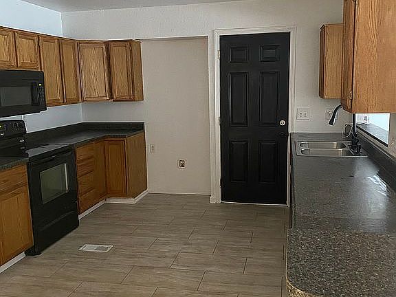5th image of 505 N Dogwood St