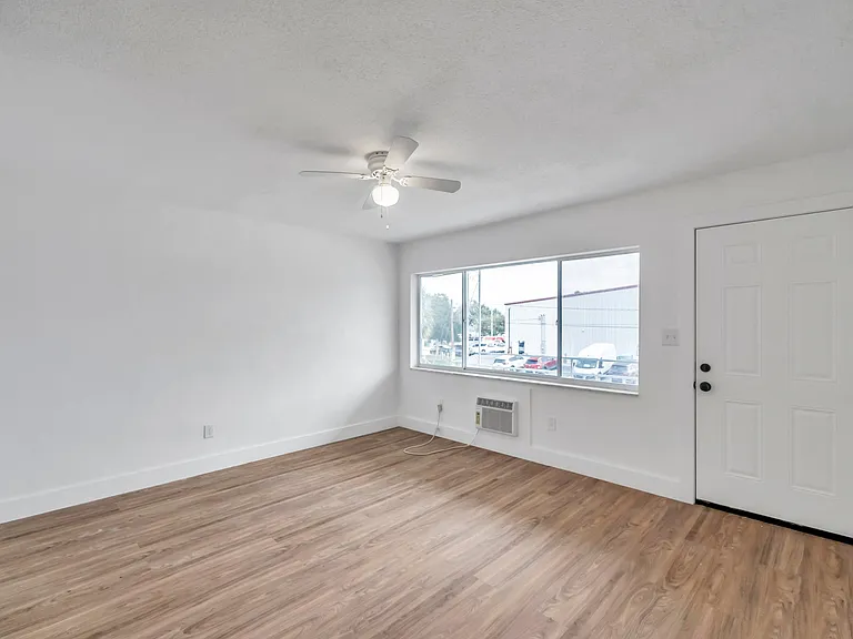 2366 Shelley St #14 — Photo 14