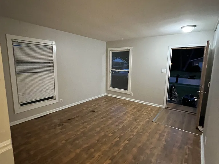 1014 Salem St — Photo 3