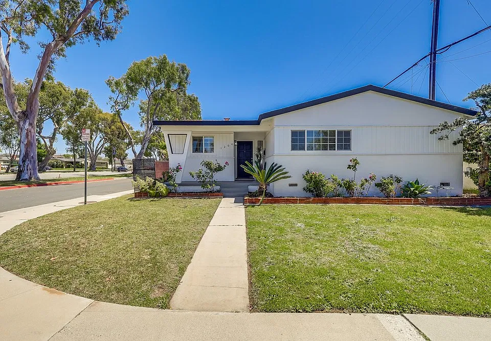 1204 Maple Ave