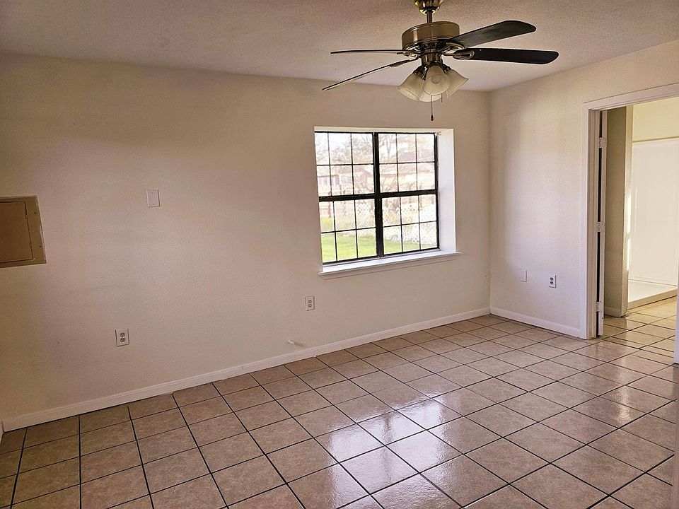 2nd image of 227 1/2 Wildwood St #227-1/2