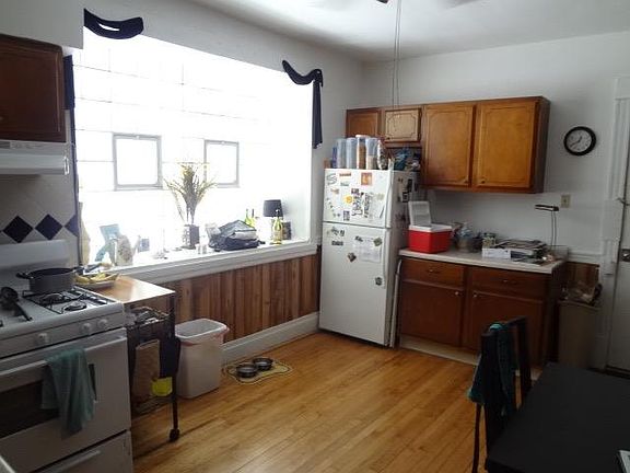 5th image of 2322 W Huron St #1F