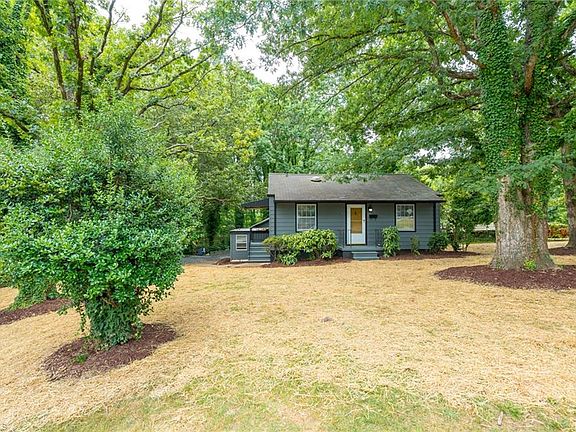 4th image of 2625 Robin Hood Dr