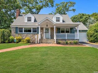 61 Nancy Blvd, Merrick, NY 11566