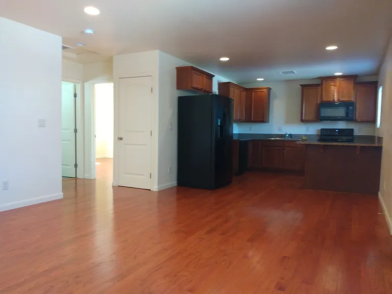 926 Whetstine Ave #C — Photo 6