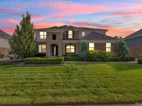 2866 Montgomery Cir, Commerce Township, MI 48390