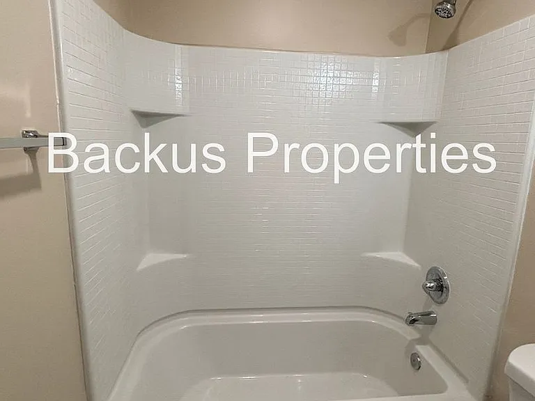 Cypress St 14 — Photo 13