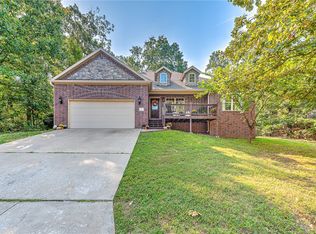 27 NW Aveton Ln, Bella Vista, AR 72714