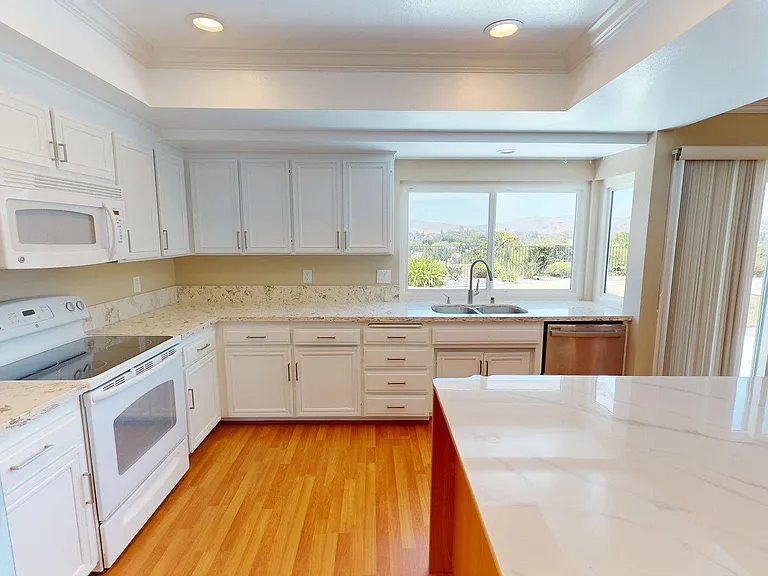 2080 Channelford Rd — Photo 12