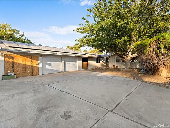 2nd image of 16092 Lakewood Pl