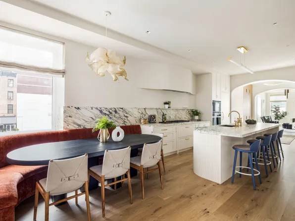 286 Spring Street image 5 of 12