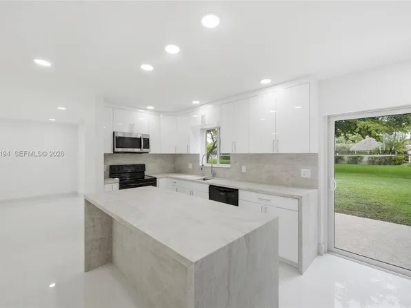 22384 Thousand Pines Ln, Boca Raton, FL 33428