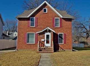209 S 9th St, Marshalltown, IA 50158