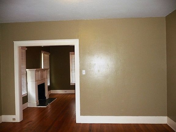 5th image of 146 E Agarita Ave APT C