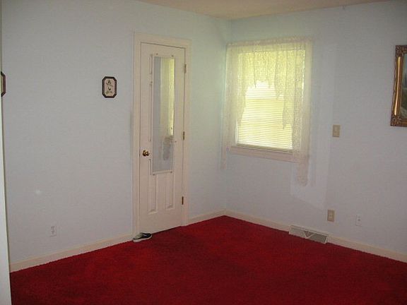 5th image of 339 Slaughter Ave