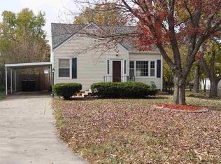 1005 SW Wayne Ave, Topeka, KS 66604