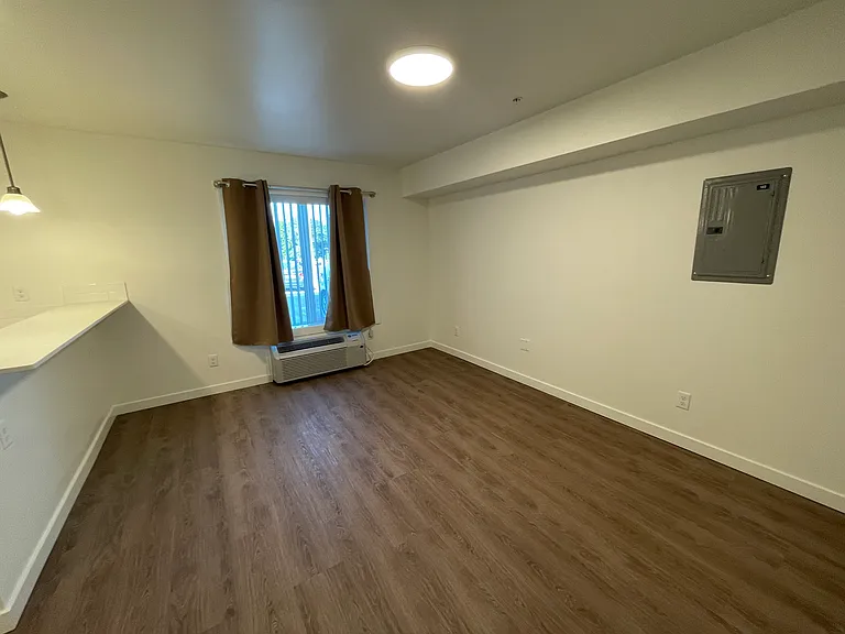 609 N Water St #103 — Photo 5