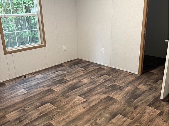 4th image of 8 College View Dr
