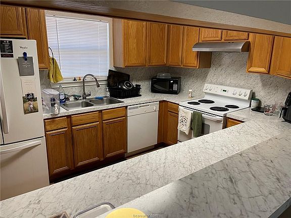 3rd image of 2319 Antelope Ln