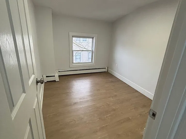 57 Thompson St — Photo 23