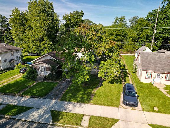 4th image of 4818 Hanna St