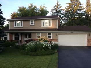 4340 Macqueen Dr, West Bloomfield, MI 48323