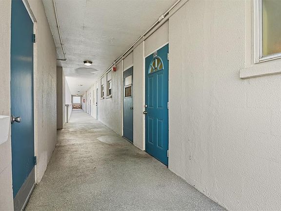4th image of 2131 Lakeview Dr Unit 904
