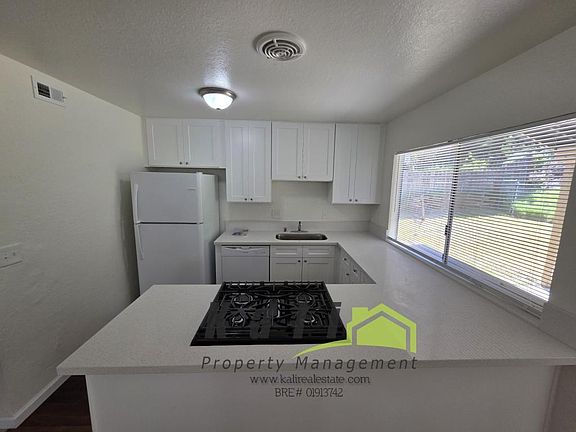 4th image of 6085 Fennell Ave