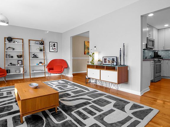 5th image of 358 Lambourne Ave