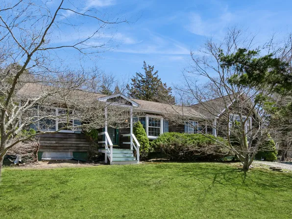 9 Worthy Way, Shelter Island Heights, NY 11965