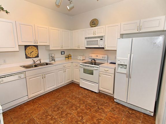 5th image of 3135 Sun Lake Ct APT B