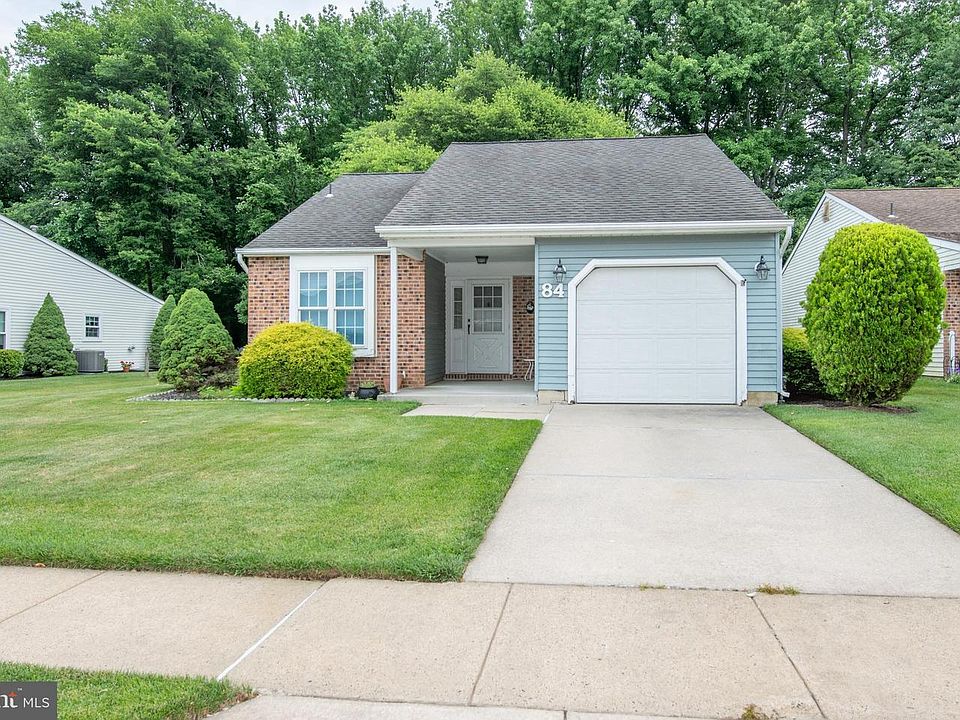 1st image of 84 Bastian Dr