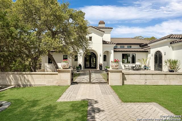 1st image of 207 Greystone Cir