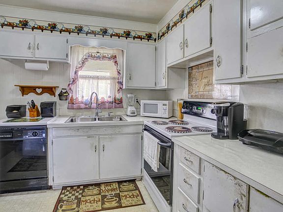 5th image of 201 Clarendon Ln