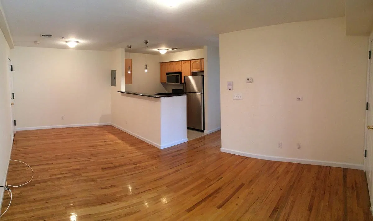 2 bed, 700 sqft, $2,000 — Photo 3