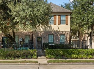 9128 Lakes At 610 Dr, Houston, TX 77054