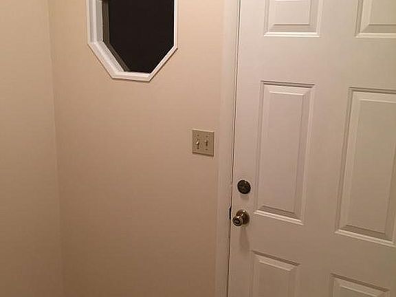 4th image of 800 Park Lake Cir