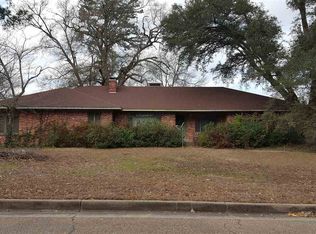 1215 S Fredonia St, Longview, TX 75602