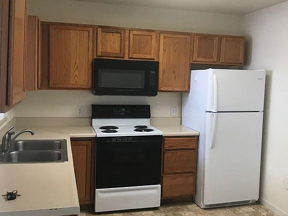 2nd image of 3206 Dove Dr