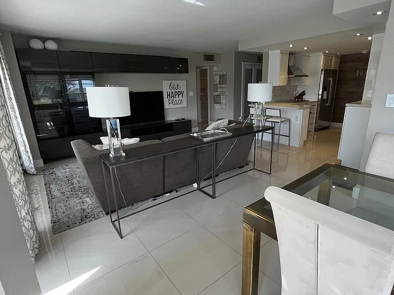 133 N Pompano Beach Blvd #211 — Photo 10