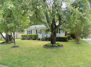 392 Red Oak Dr, Hopewell, VA 23860