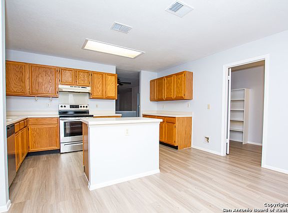 3rd image of 3403 Pecan Gap