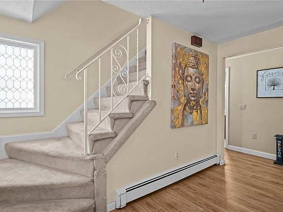 4th image of 2 Marian Ln