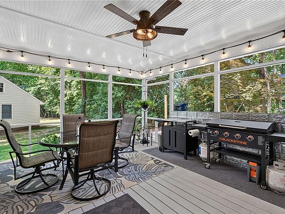 2nd image of 112 Puffin Ln