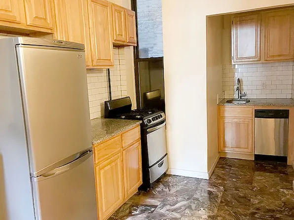 105 East Tenth Street image 2 of 6